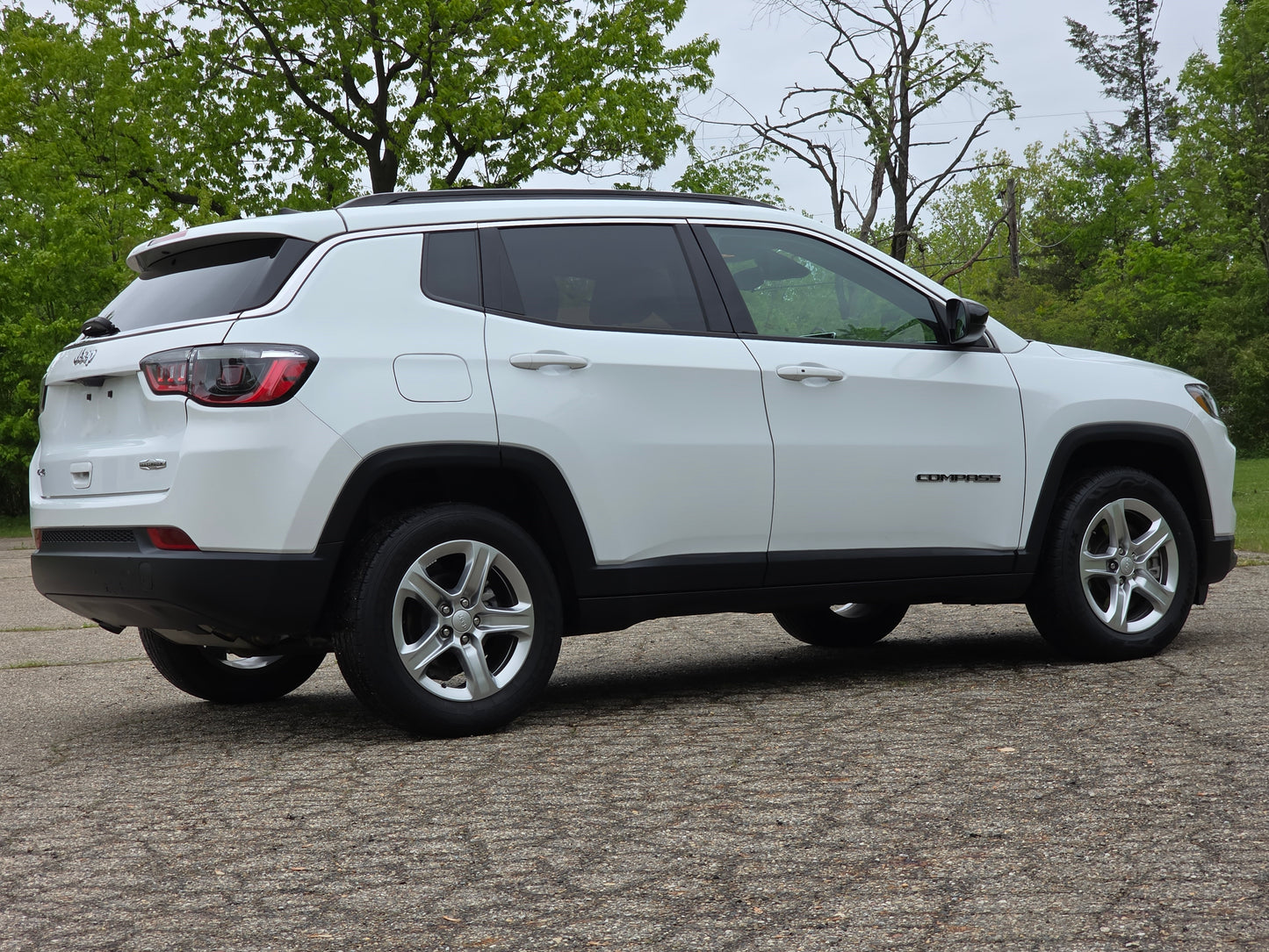 2023 Jeep Compass - White
