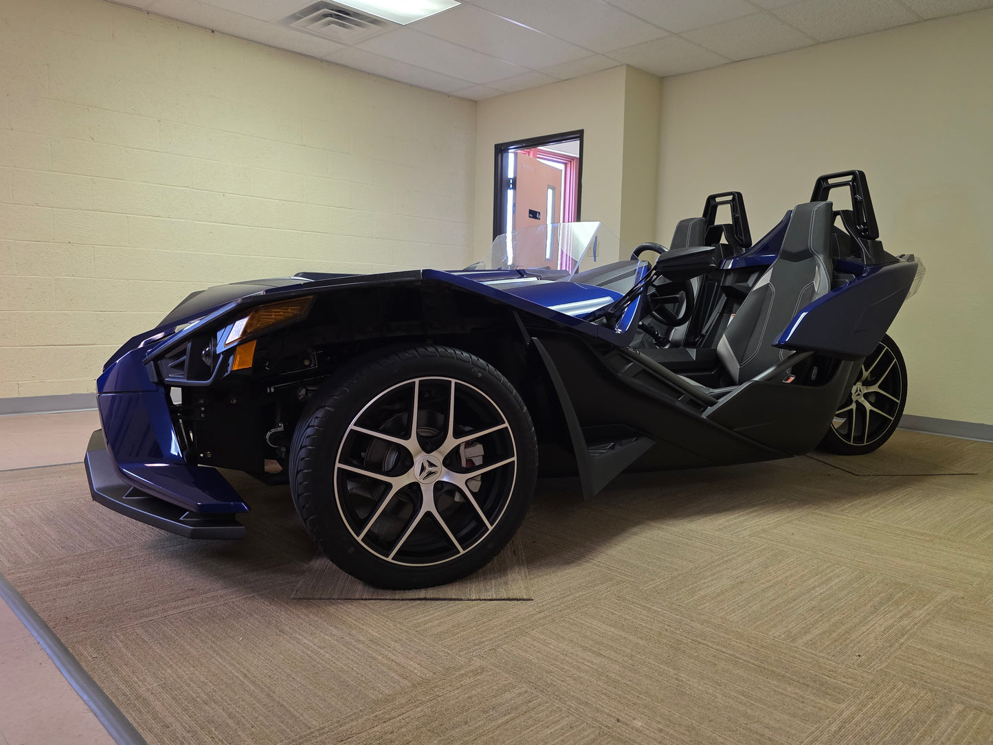 2018 Polaris Slingshot SL - Orion Blue