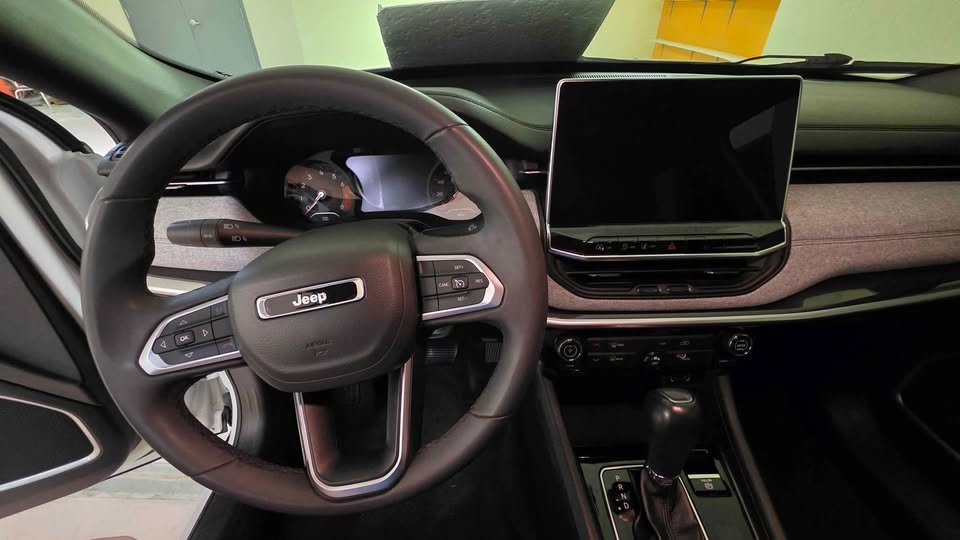 2023 Jeep Compass - White