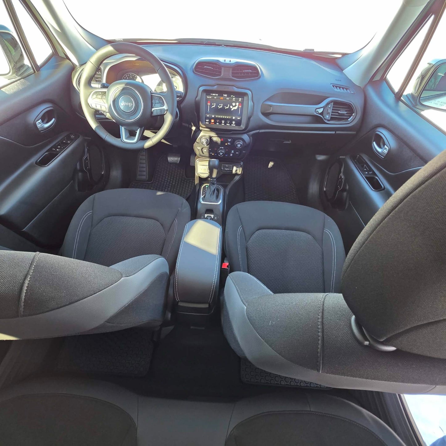 2023 Jeep Renegade Altitude 4x4 White